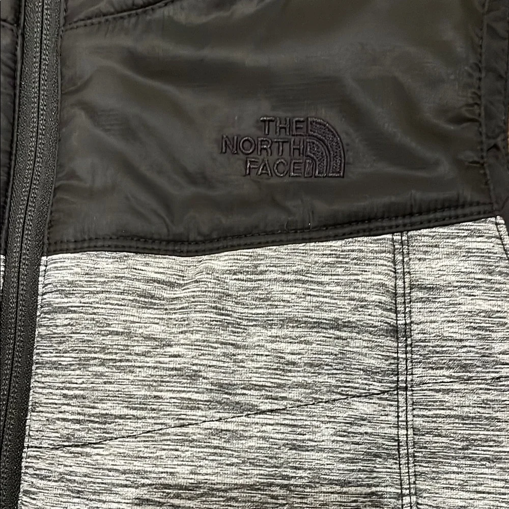 NWT The North Face Black and Gray Performance Vest Girls Size LG 14/16 - Picture 4 of 5